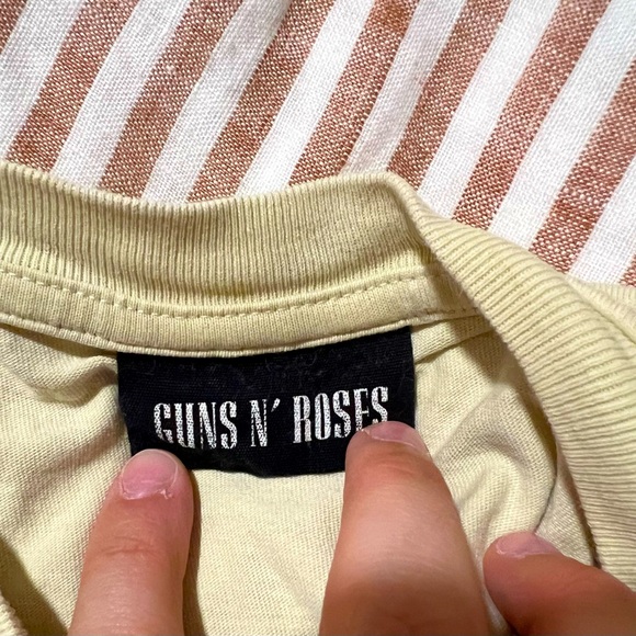 Vintage Guns N’ Roses Pale Yellow Relaxed Boyfriend Tee - XS - Picture 3 of 4